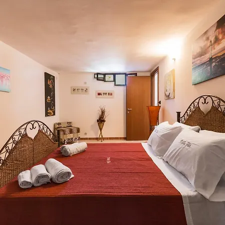 Flo Villa *
